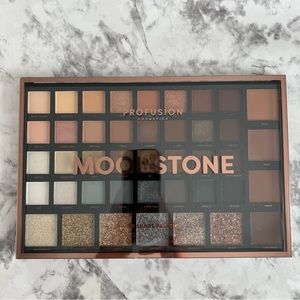 PROFUSION Moonstone Eyeshadow Palette